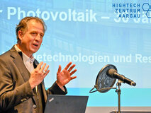 Dr. Peter Morf Schwerpunktleiter Energietechnologien und Ressourceneffizienz sowie Technologie- und Innovationsexperte des Hightech Zentrum Aargau bei seinem Inputreferat an der Solarpreisverleihung 2020