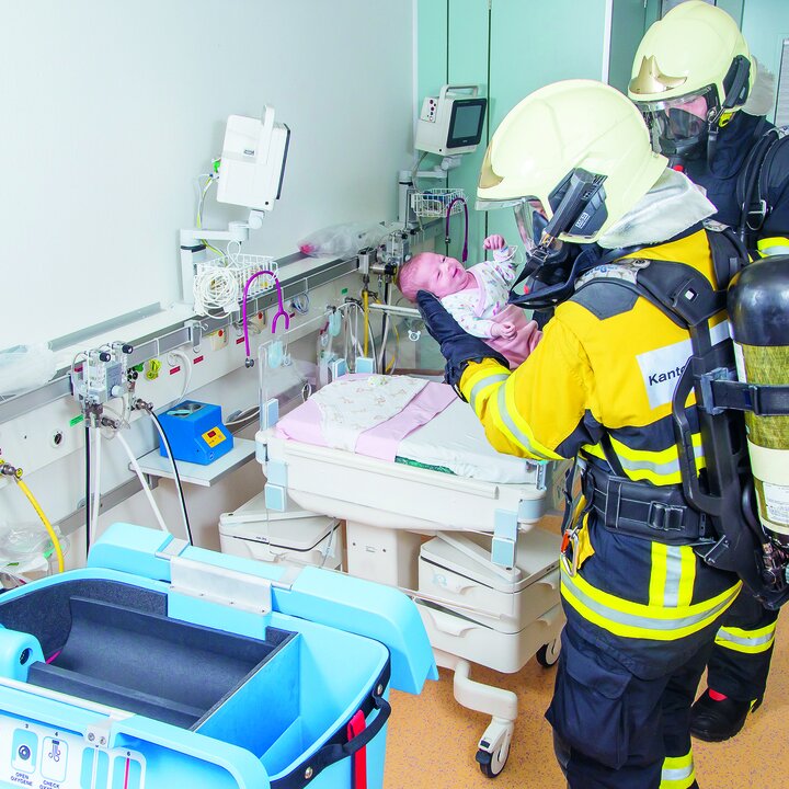 Die «Lifebox» der NeoRescue GmbH hilft in Notfällen bei der Rettung von Säuglingen.